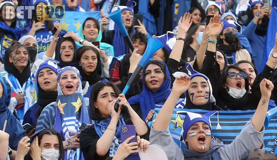 حضور زنان در ورزشگاه 6 women fans4