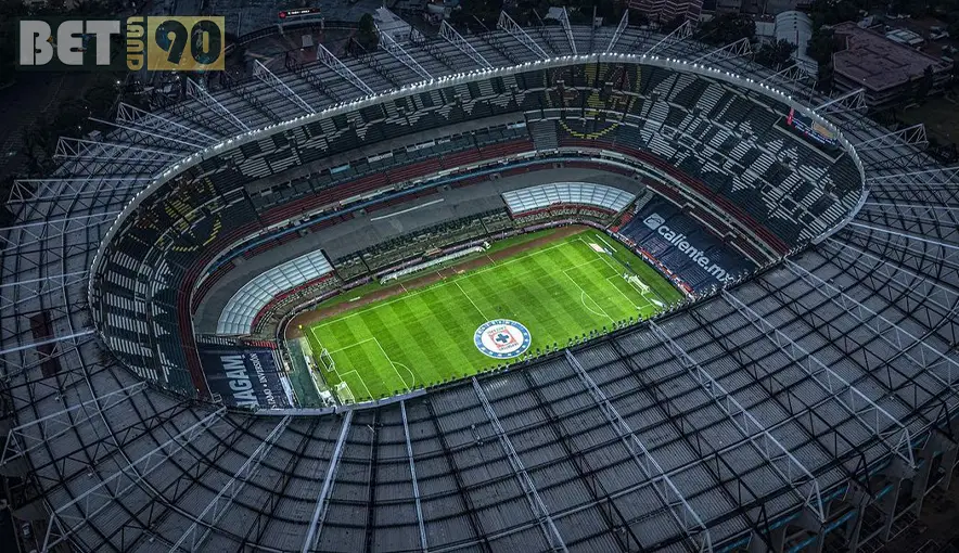 11 استادیوم افسانه ای فوتبال 8 Estadio Azteca