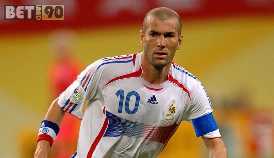 فوتبالیست هایی که تغییر ملیت دادند 3 Zinedine Zidane 2