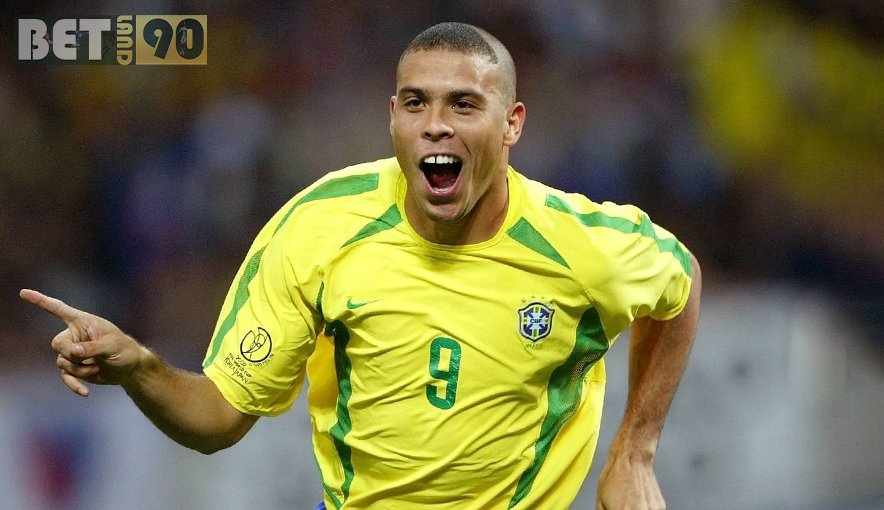 10 بازیکنی که توسط تیمشون خیانت دیدند 9 Ronaldo n